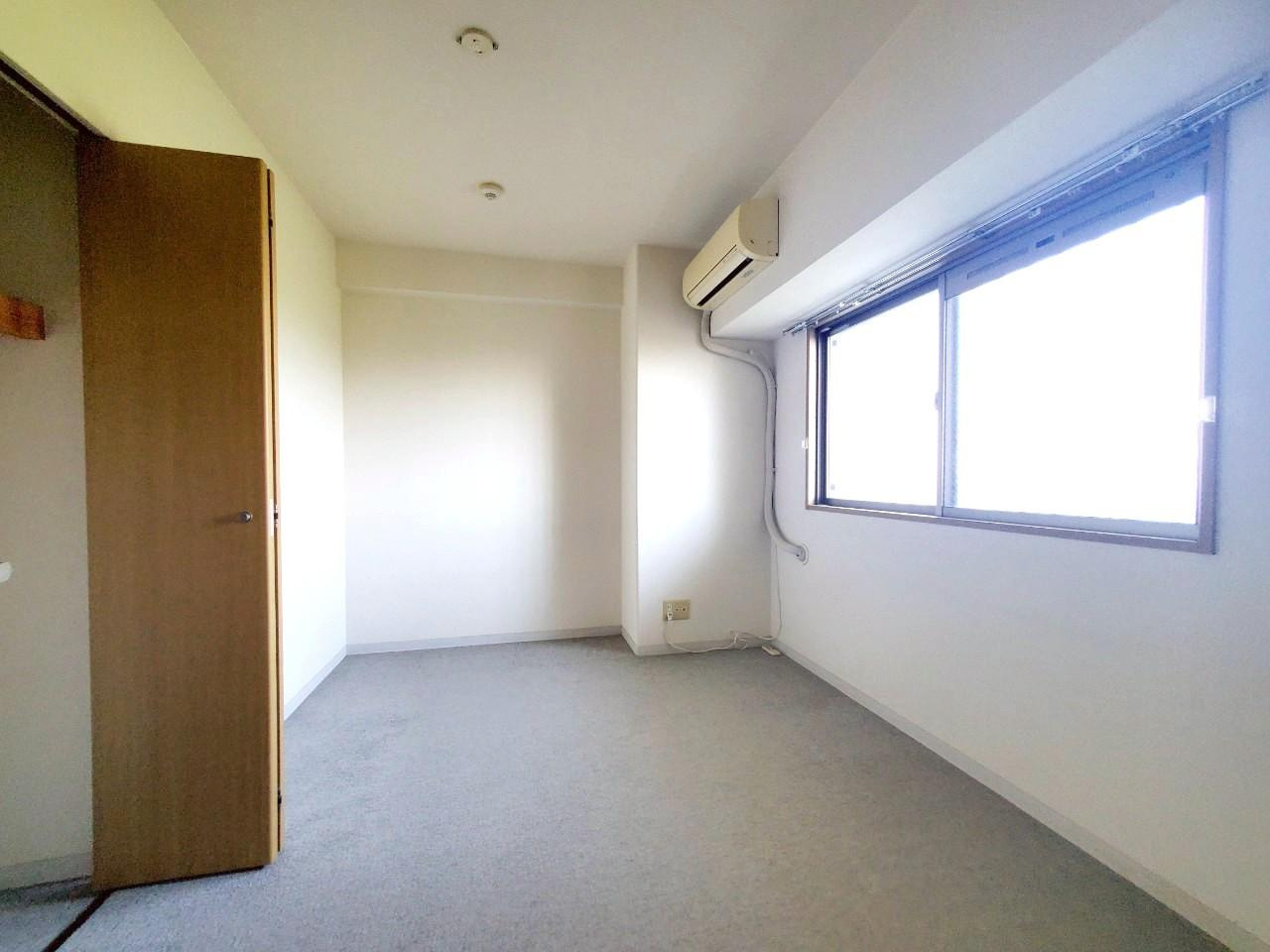 アプリア桟橋の内装