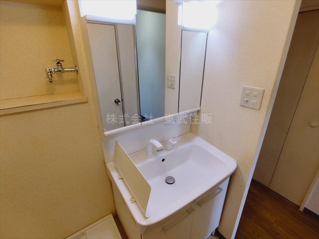 【独立洗面台】 | コンドミニアム坂戸 | 朝の身支度には欠かせない独立洗面化粧台