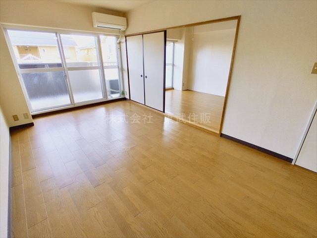 【居間・リビング】 | コンドミニアム坂戸 | ゆったりとした居間です