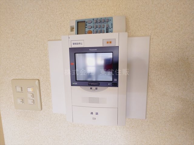 【セキュリティ】 | コンドミニアム坂戸 | TVモニター付インターホン