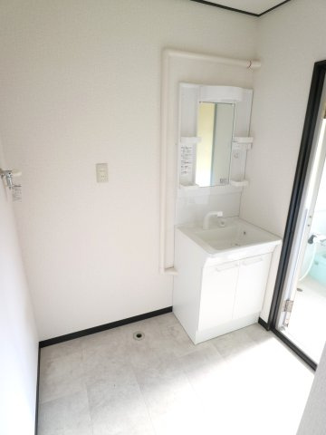 草木アパートの洗面所|他号室の写真の為異なる場合は、現況優先とします。