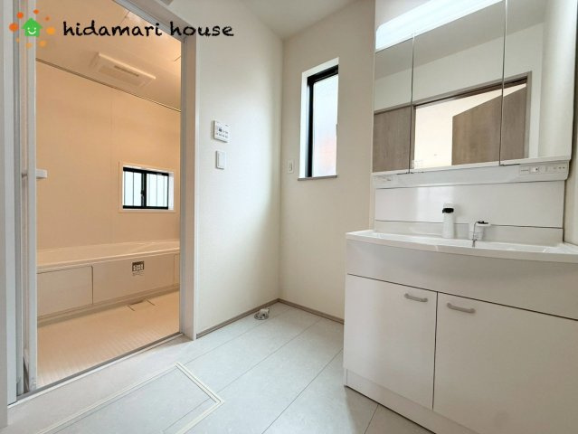 上尾市原市北1丁目　新築戸建　ハートフルBの洗面所