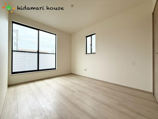 上尾市原市北1丁目　新築戸建　ハートフルBの洋室|洋室：6帖