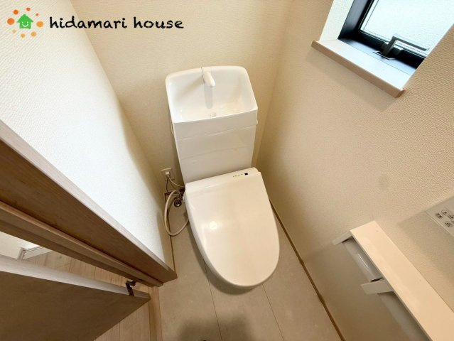 上尾市原市北1丁目　新築戸建　ハートフルBのトイレ