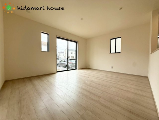 上尾市原市北1丁目　新築戸建　ハートフルBの居間・リビング|LDK：15.2帖