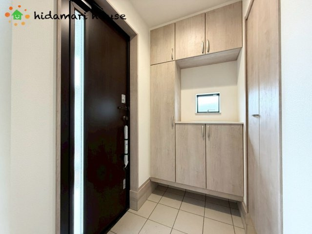 上尾市原市北1丁目　新築戸建　ハートフルBの玄関