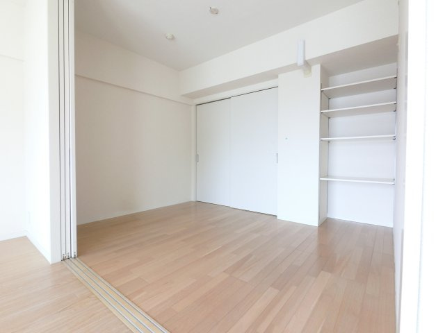 クレール大洲の洋室