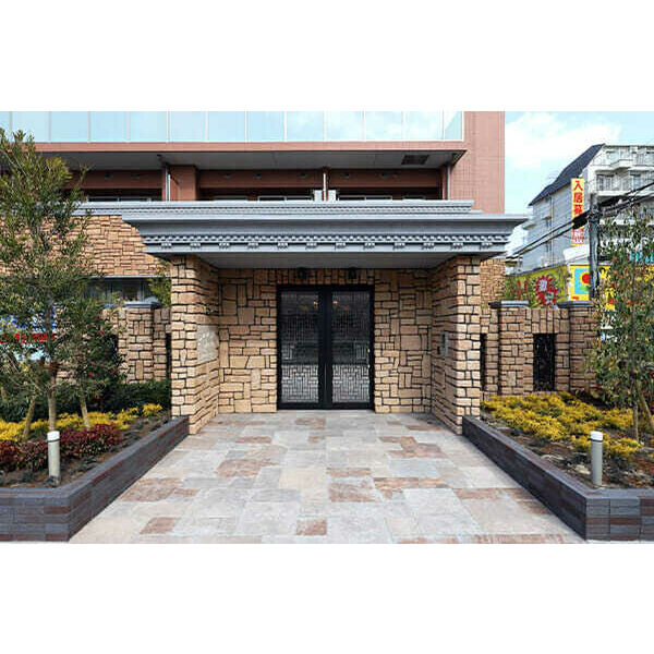 グランカーサ新大阪SOUTHのエントランス