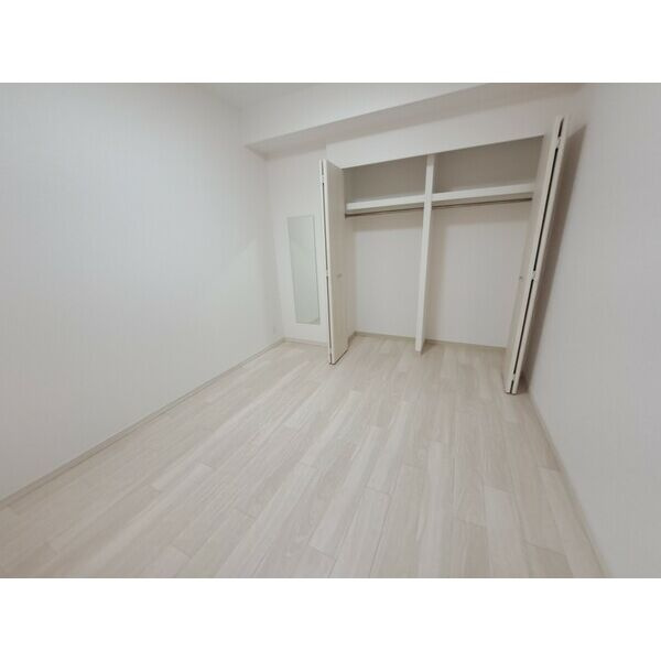 グランカーサ新大阪SOUTHの洋室