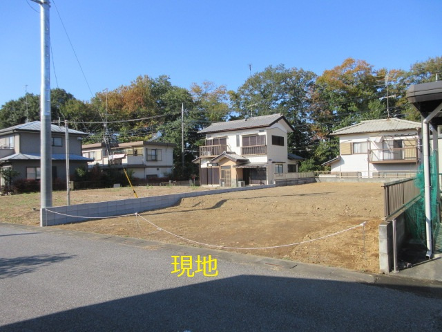 売地　熊谷市江南中央1-17-10（全1区画）の前面道路含む現地写真