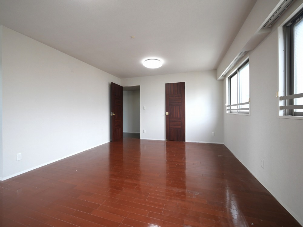 レジディア心斎橋ウエストの洋室