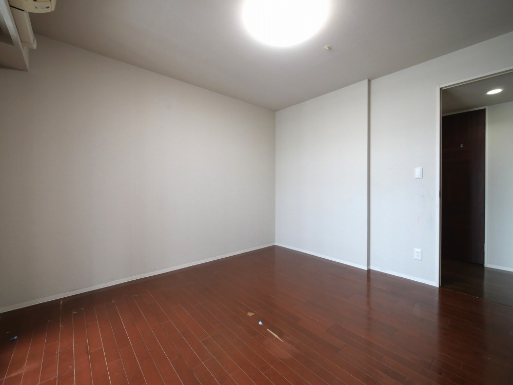 レジディア心斎橋ウエストの洋室