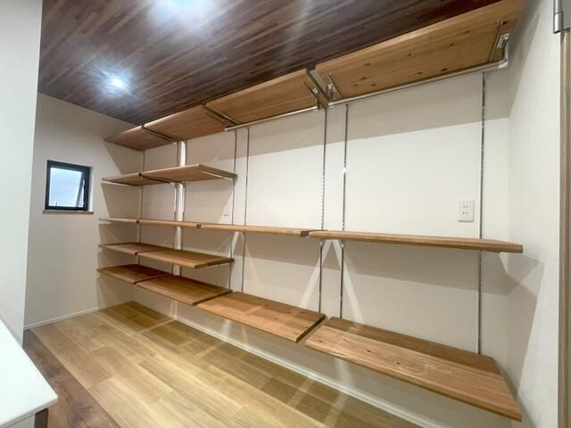 大岡３丁目戸建の収納