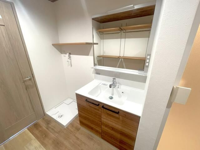 大岡３丁目戸建の洗面所