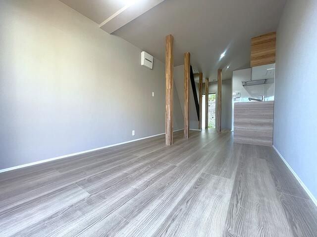 大岡３丁目戸建の居間・リビング