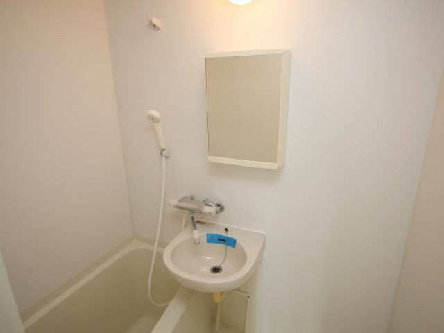 CASSIA十三の浴室