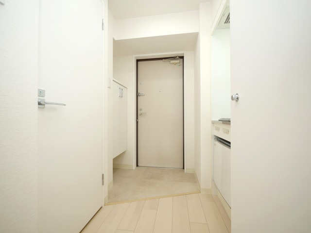 CASSIA十三の玄関