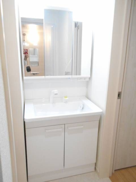 Ｓｕｍａｉ－ｔｏ市川市大洲０１の独立洗面台