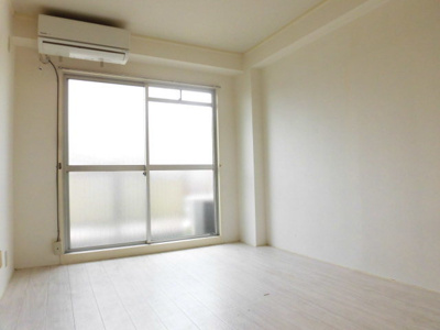 【居間・リビング】 | SENSE東淀川 | ゆったりできる広々としたお部屋です