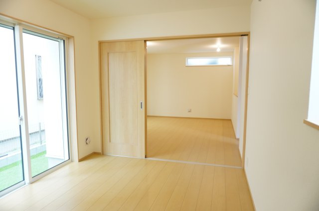 越谷市宮本町2丁目 新築分譲住宅 A号棟の洋室|1階 5.25帖