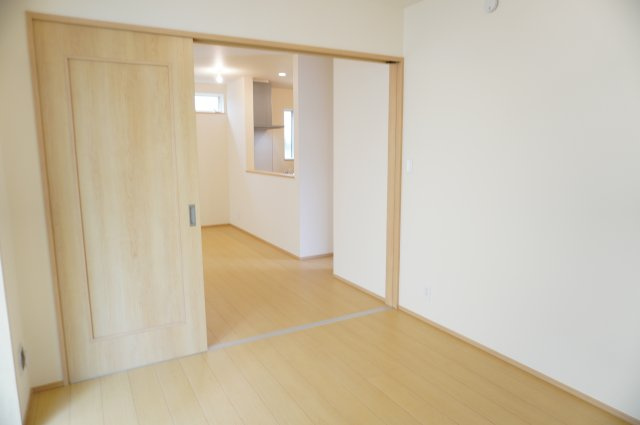 越谷市宮本町2丁目 新築分譲住宅 A号棟の洋室