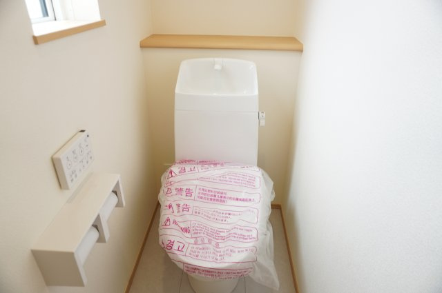 越谷市宮本町2丁目 新築分譲住宅 A号棟のトイレ|2階