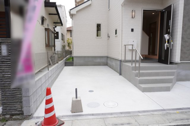 越谷市宮本町2丁目 新築分譲住宅 A号棟の駐車場