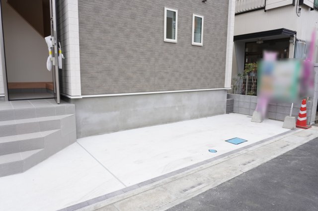 越谷市宮本町2丁目 新築分譲住宅 A号棟の駐車場