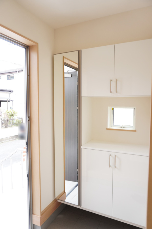 越谷市宮本町2丁目 新築分譲住宅 A号棟の玄関