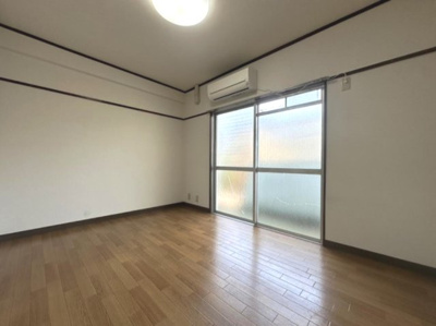 【居間・リビング】 | 長岡マンション | 居間です