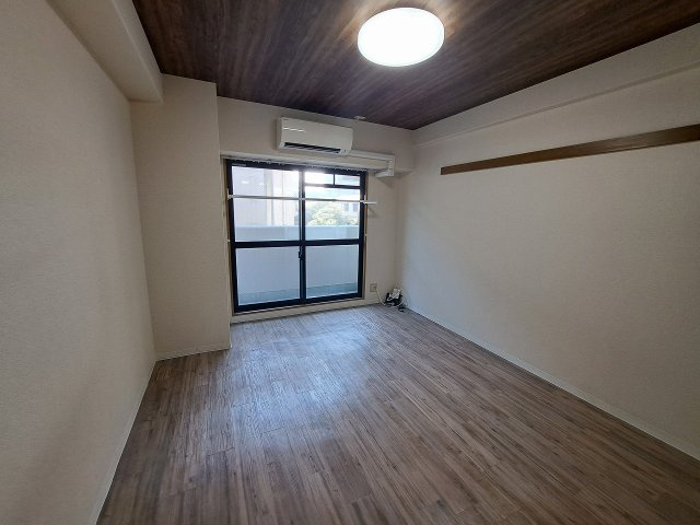 ラポール今津の居間・リビング