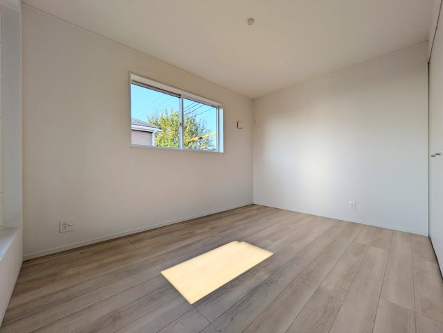 神戸市西区大沢1丁目新築戸建2号棟の洋室