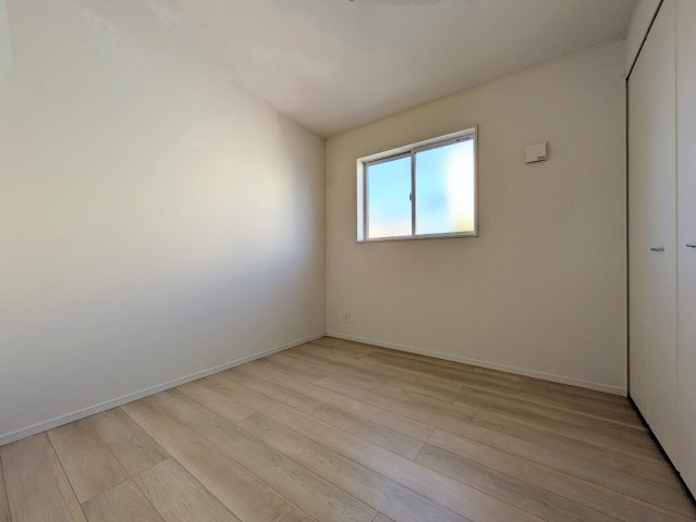 神戸市西区大沢1丁目新築戸建2号棟の洋室