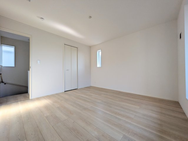 神戸市西区大沢1丁目新築戸建2号棟の洋室