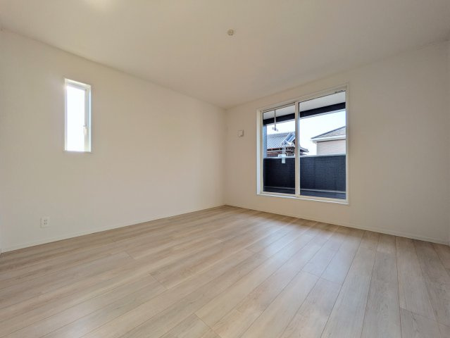 神戸市西区大沢1丁目新築戸建2号棟の洋室