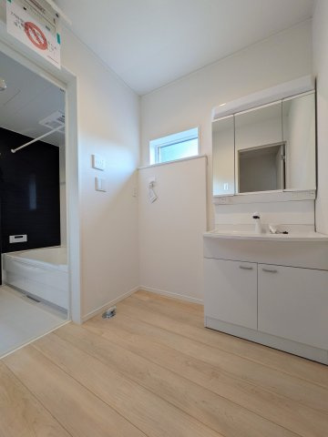 神戸市西区大沢1丁目新築戸建2号棟の独立洗面台