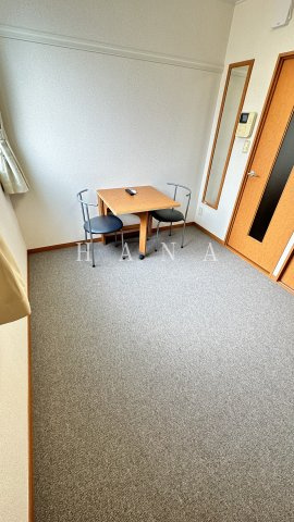 レオパレスEastの洋室