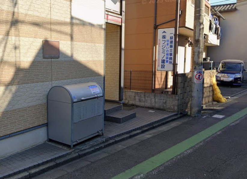 レオパレスEastのエントランス