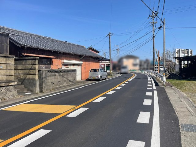 鈴鹿市若松中1丁目の前面道路含む現地写真