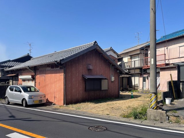 鈴鹿市若松中1丁目の前面道路含む現地写真