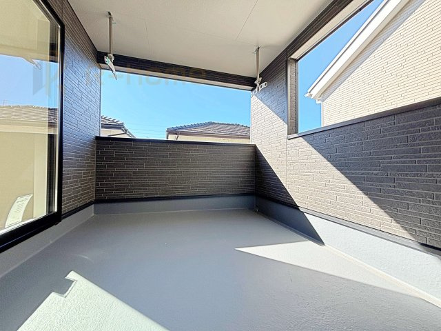龍ケ崎市城ノ内第9　新築戸建て　2号棟のバルコニー|急な雨でも安心のインナーバルコニー♪忙しいご夫婦も大満足♪