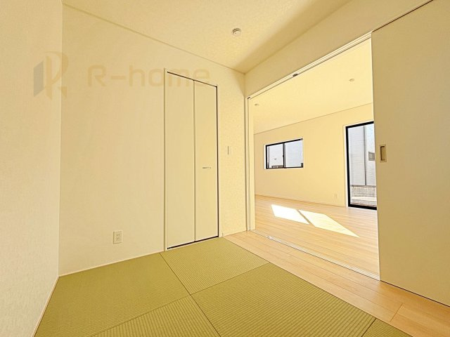 龍ケ崎市城ノ内第9　新築戸建て　2号棟の和室|フローリングより衝撃が少ない和室は、ご両親のお部屋やキッズスペース、客間としても活用頂けます。
