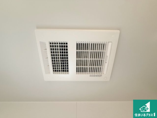 岸和田市門前町　第2期　新築一戸建ての冷暖房・空調設備|四季を通して快適なバスライフをお手伝いする浴室暖房乾燥機！浴室の乾燥・暖房・涼風・換気はもちろん、２４時間換気にも対応！