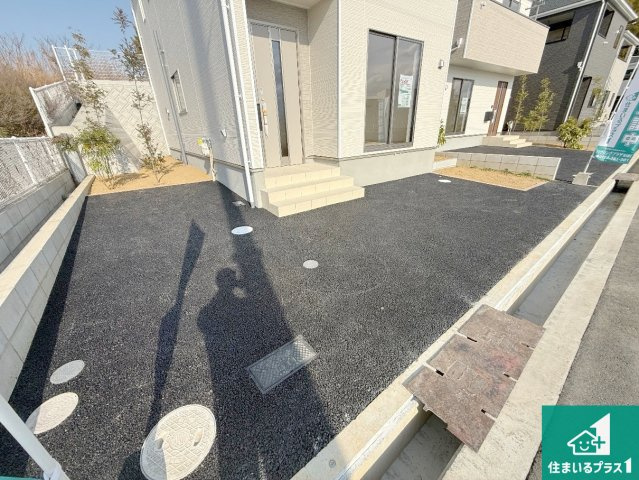 岸和田市門前町　第2期　新築一戸建ての駐車場|駐車スペース！散水栓があるので、こまめに愛車を洗えます！