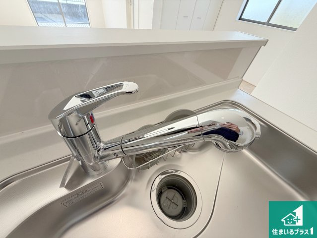 岸和田市門前町　第2期　新築一戸建ての設備|浄水器を内蔵！炊飯時、お茶を作る時に安心してお水を使えます！お湯と冷水、浄水と原水、シャワーの切替えもワンタッチです！