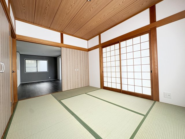 磯城郡田原本町大字三笠の和室|LDKの様子もご覧いただけます