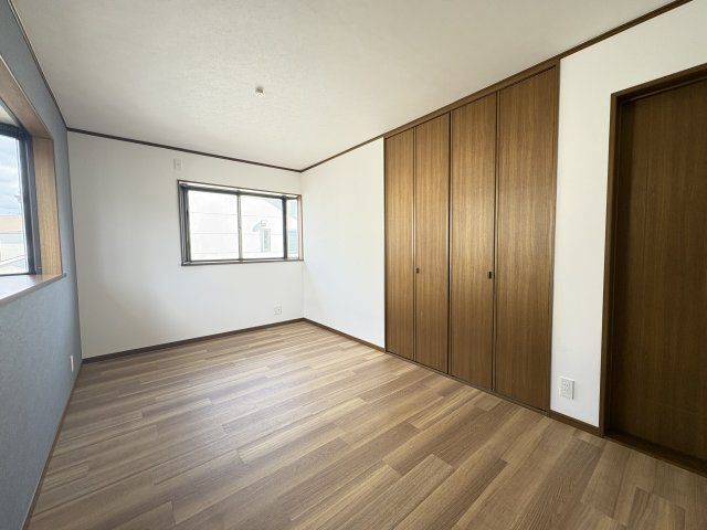 磯城郡田原本町大字三笠の洋室|落ち着いた洋室7.5帖です　クローゼット付き