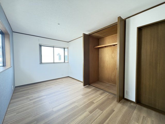 磯城郡田原本町大字三笠の洋室|落ち着いた洋室7.5帖です　クローゼット付き