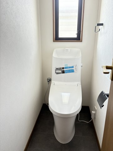 磯城郡田原本町大字三笠のトイレ|2階　温水洗浄便座付きトイレ