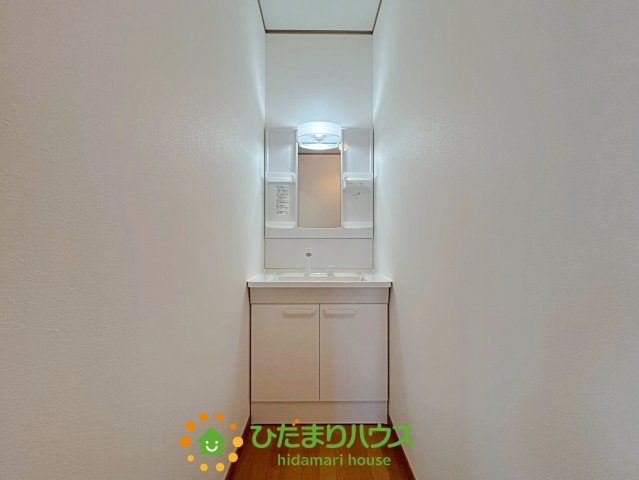 宮代町宮代台3丁目　中古一戸建ての独立洗面台